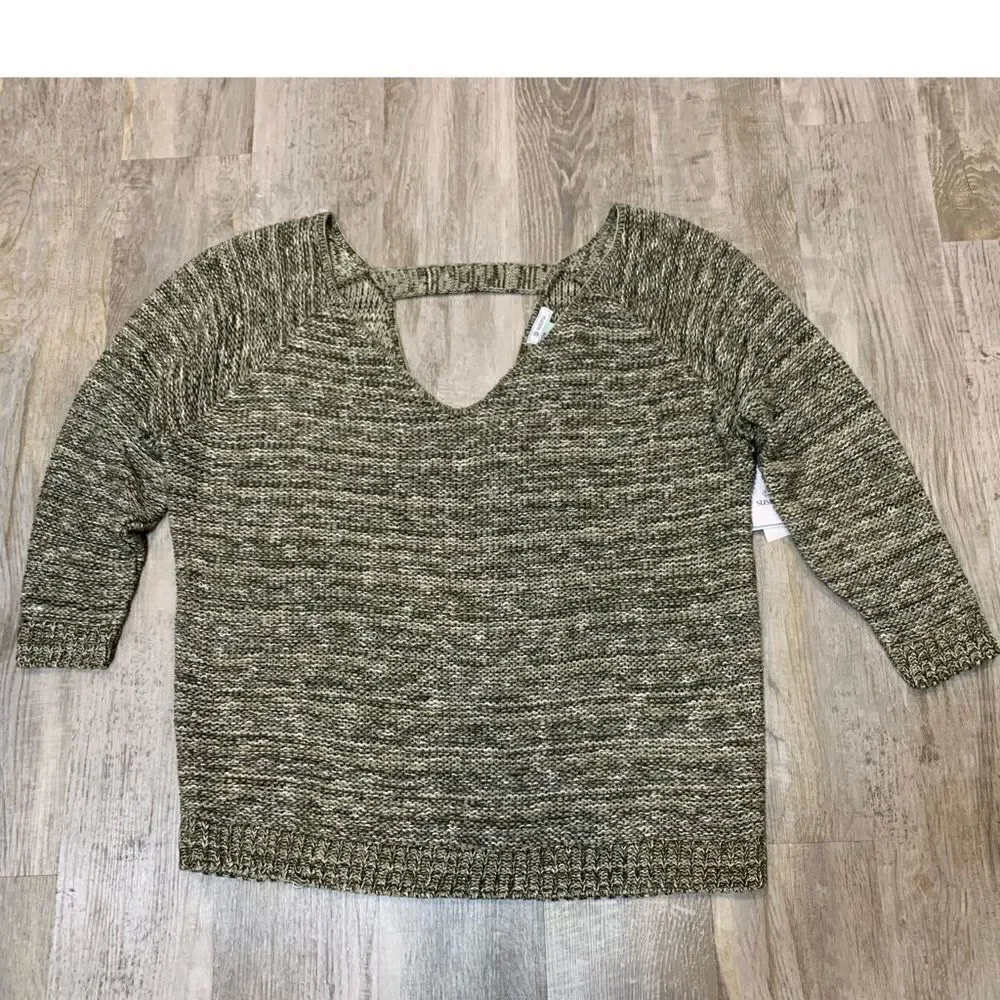 NWT SUSINA Olive green/white knit Deep V-Neck Strap Back Sweater Size 1X